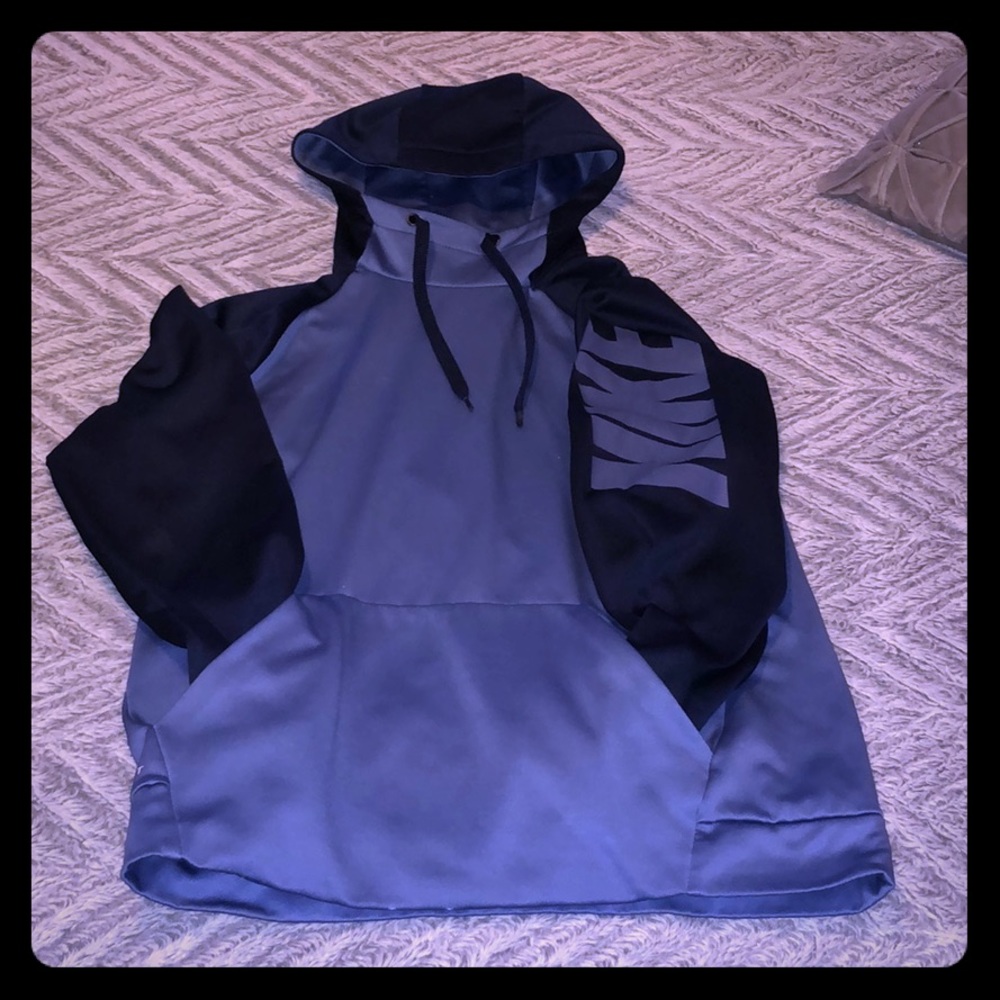 Nike men’s hoodie medium